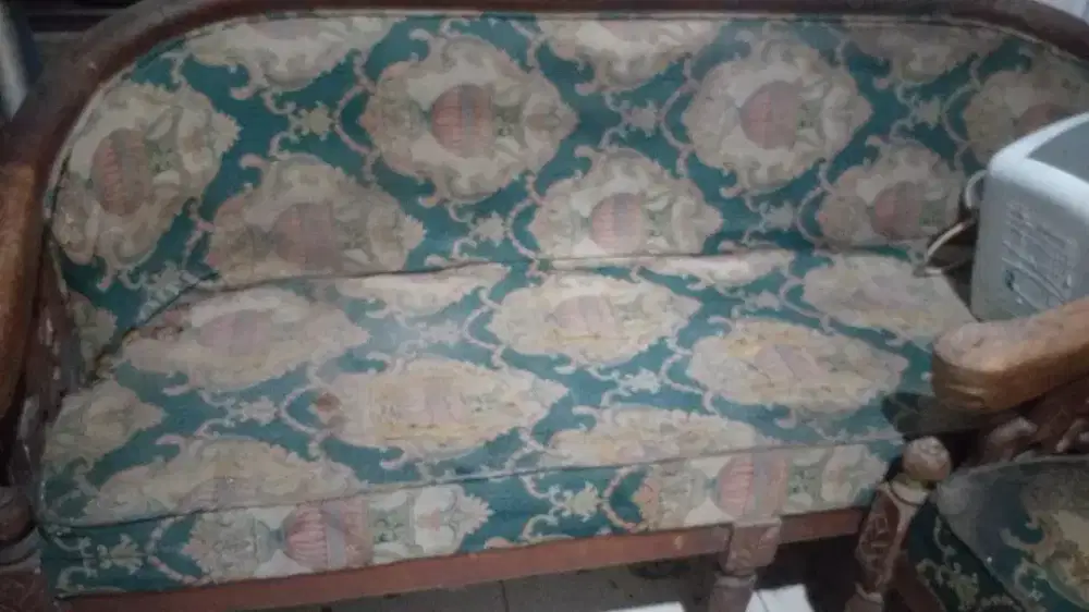 DIJUAL KURSI JATI MURAH DAN SIAP PAKAI