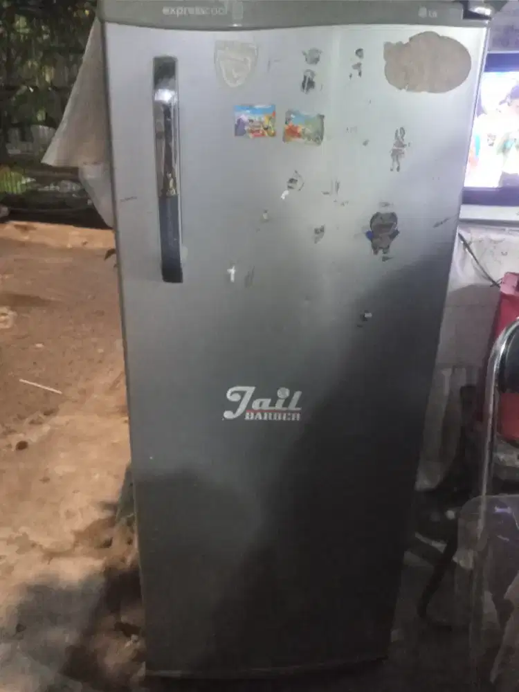 Di jual kulkas 1 pintu merek LG
