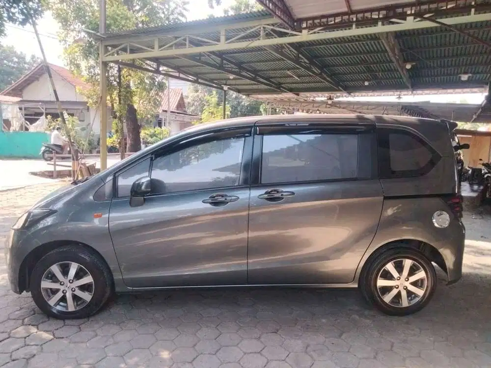 Honda Freed 2012 Bensin