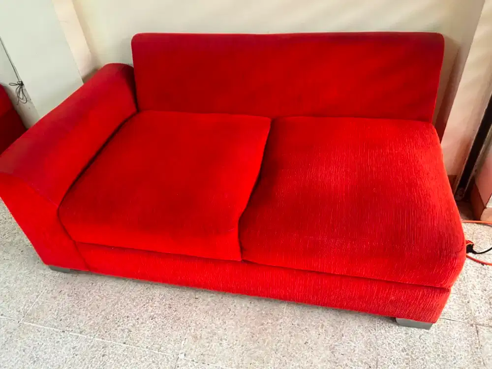 L sahe sofa terawat