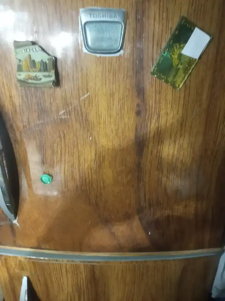 Di jual kulkas 2pintu merek SHARP