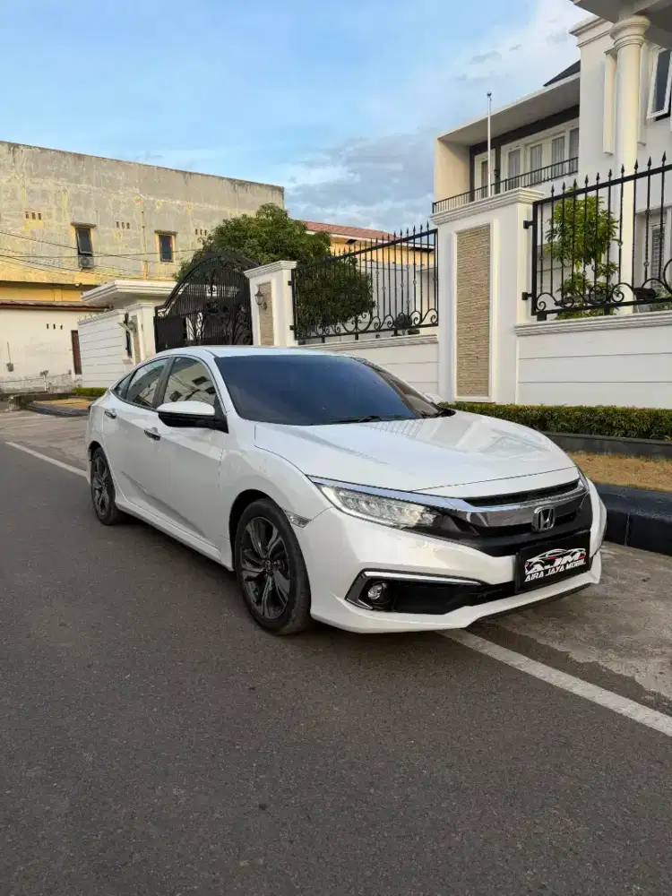 Honda Civic Es turbo 2020 metic