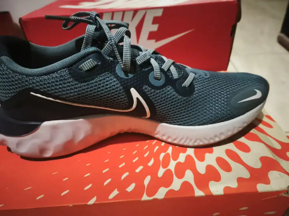 Sepatu Nike Renew BNIB  Original