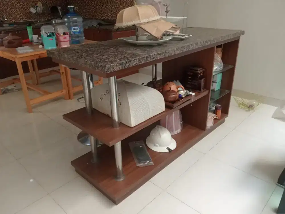 Meja Bar Estetik kondisi baru