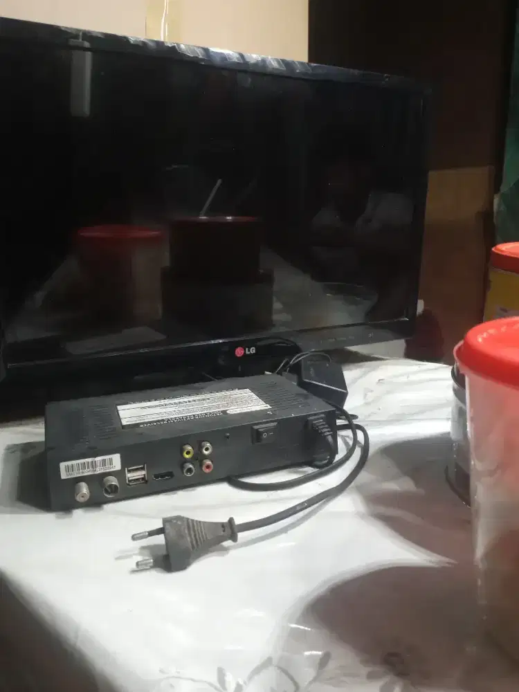 Di jual TV 14in merek LG
