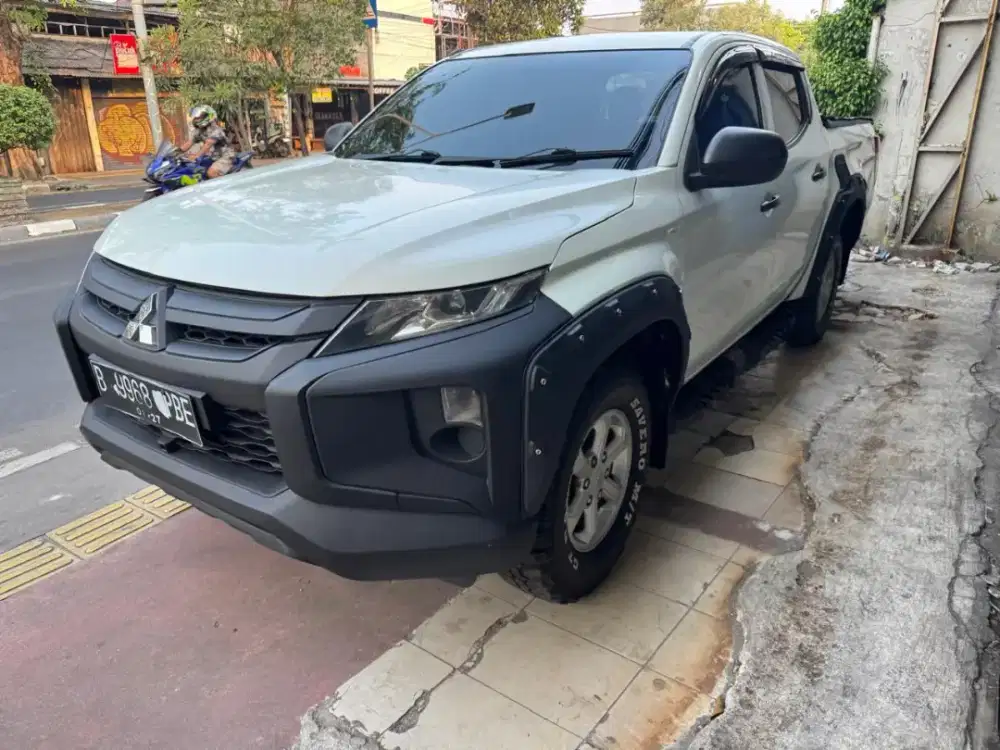 Mitsubishi doble cabin triton 2021 MT 4x4 Siap pakai Pajak on