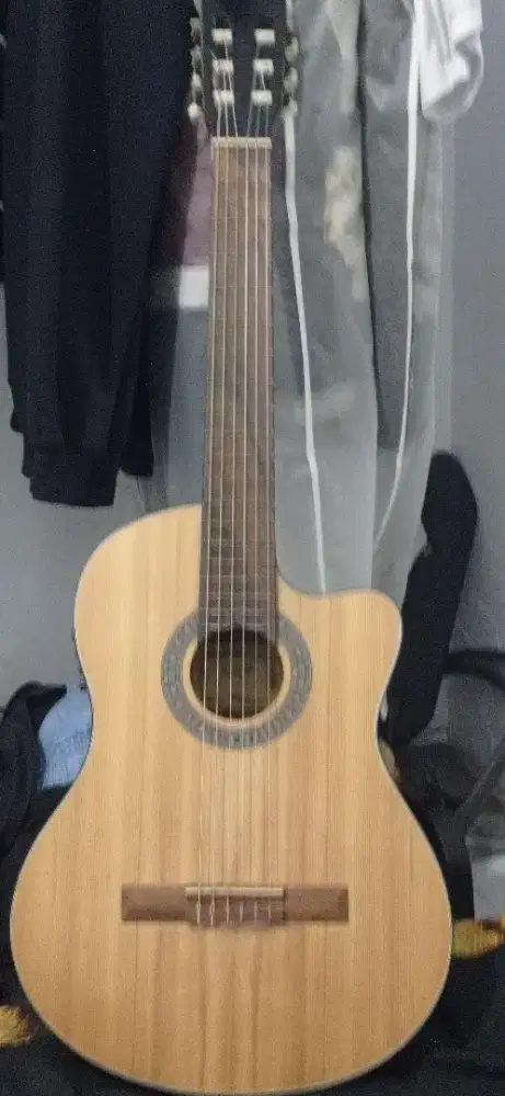 Jual cepat gitar nylon akustik electrik cowboy CGC100NA MULUS