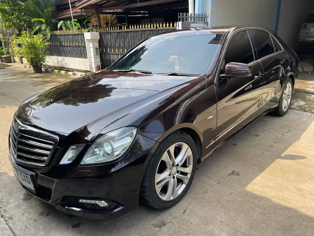 Mercy E 250 CGI Bensin-AT 2010 Mobil Simpanan, Antik Km Rendah