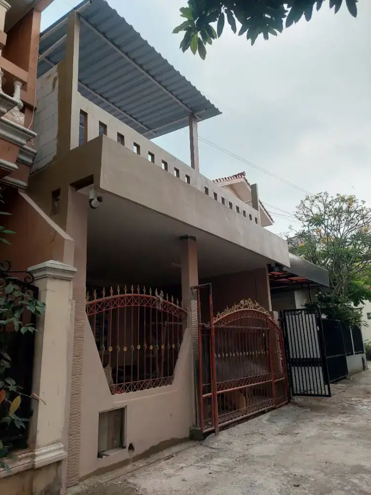 Disewakan Rumah Tinggal Sangat Dekat Dengan Pintu Masuk Ragunan