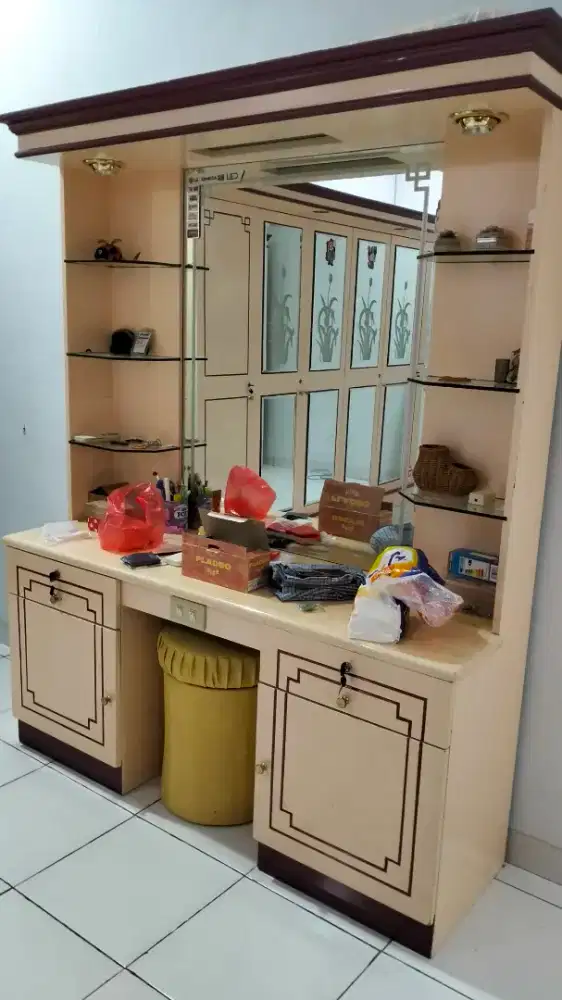 Dijual cepat meja rias+kursi