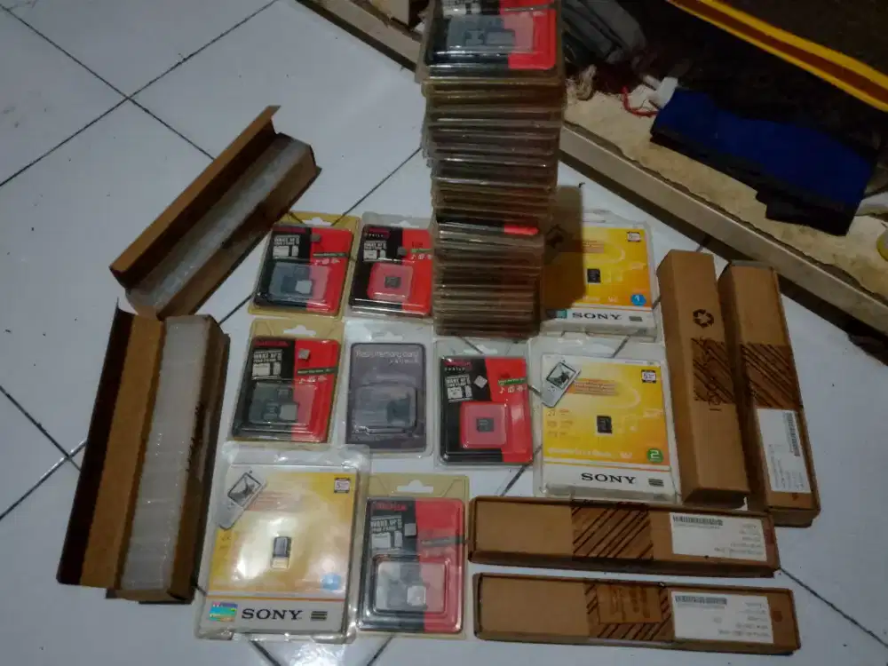 Memory Card M2 dan Kotak Mmc
