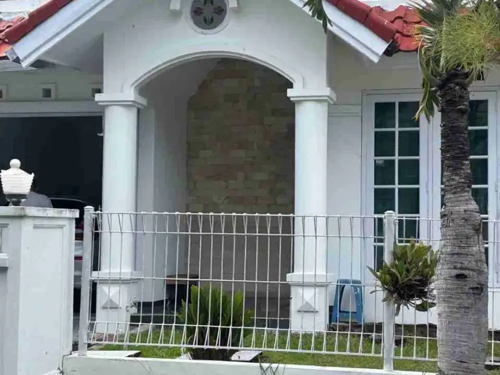 JUAL RUMAH STRATEGIS VILLA VALENCIA LT144 TERAWAT