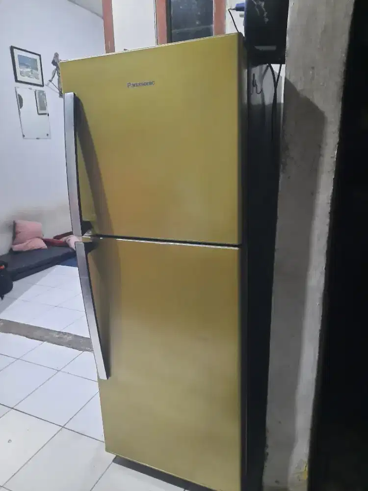 Kulkas 2 pintu Panasonic