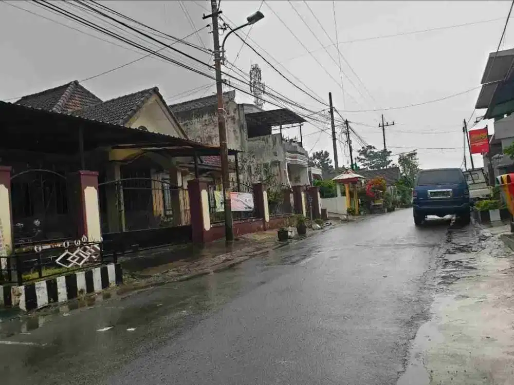 rumah murah pinggir jalan raya kaliurang dekat hotel army dan boutique dekat kalpataru