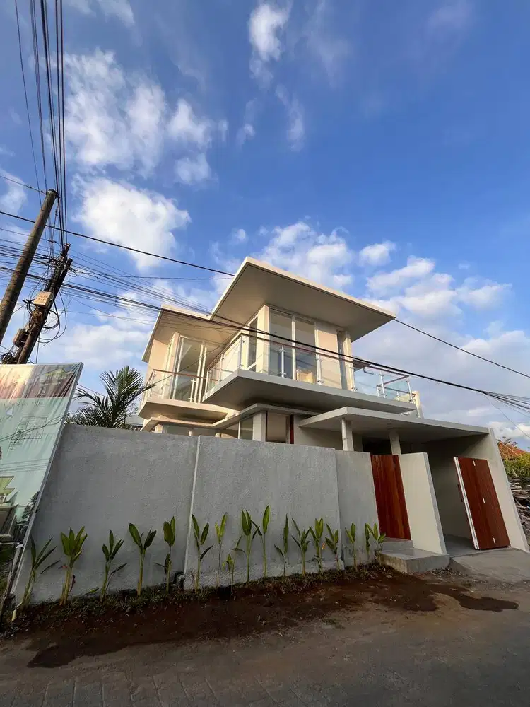 DI JUAL VILLA BARU AREA SANUR DENPASAR BALI DEKAT PANTAI SANUR