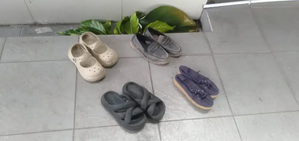 Di jual semua macam ukuran sepatu anak,dan sepatu cow atau cew