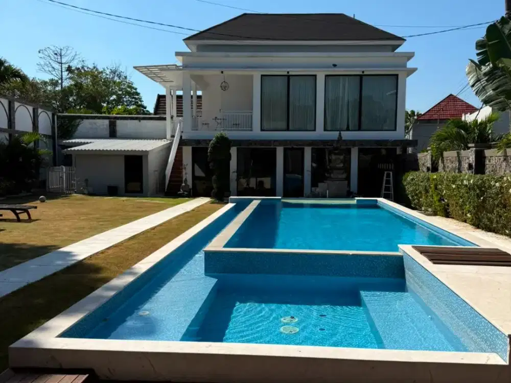 DI JUAL VILLA DI NUSA DUA BALI DEKAT DENGAN PANDAWA
