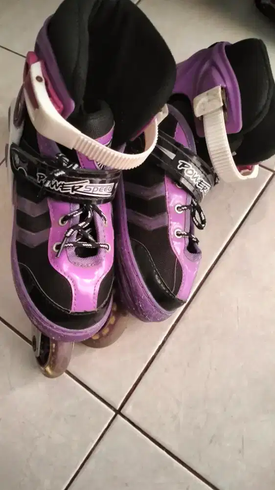 Sepatu roda anak