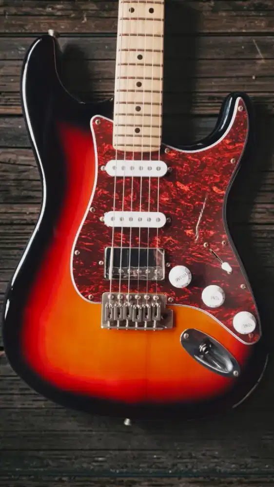Gitar Elektrik Donner DST-152 Sunburst Fullset Original Second (Nego)