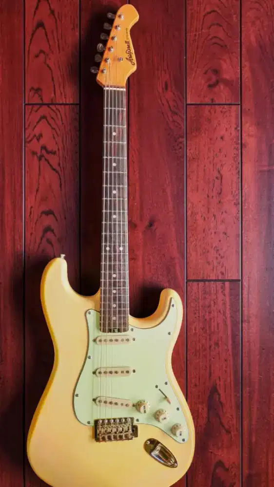 Gitar Elektrik Aria Pro II Strat STG 62 Vintage White Original (Nego)
