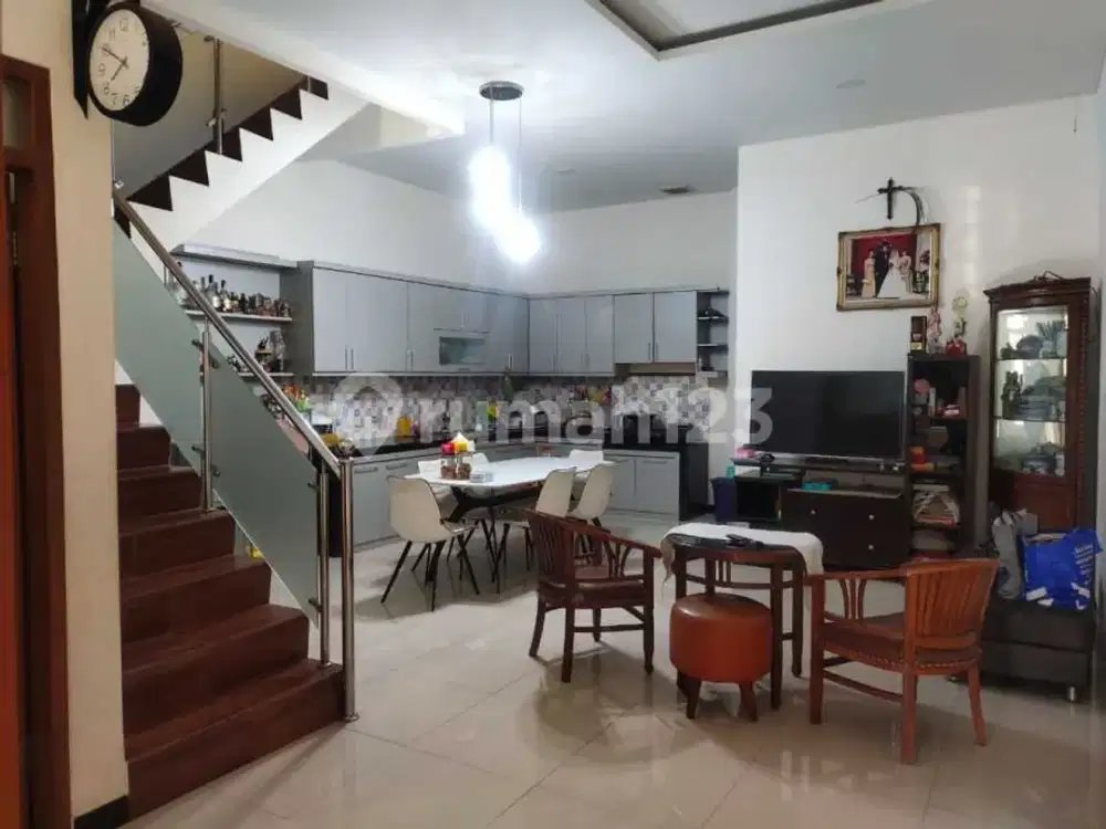 Rumah 2 Lantai Taman Kopo Indah 2 Dekat Holis Bandung