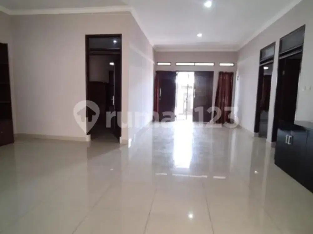 Rumah Luas Besar Taman Kopo Indah 2 Bandung
