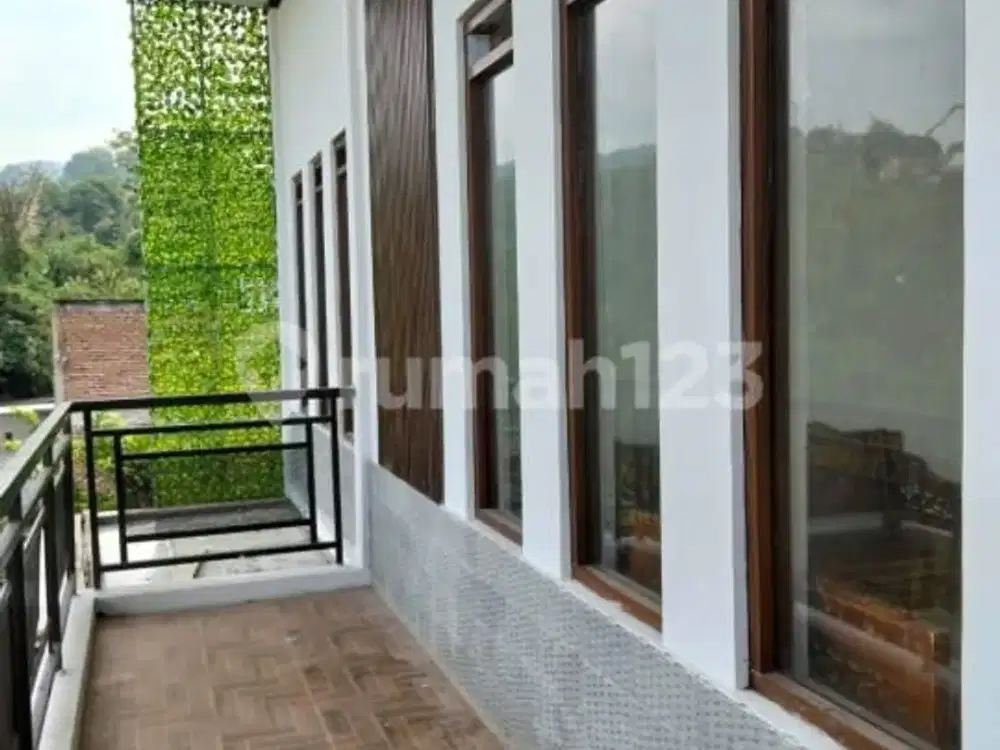 Rumah Minimalis dan Siap Huni yang Lokasinya di Daerah Padasuka, 2 KM Dari Saung Angklung Udjo