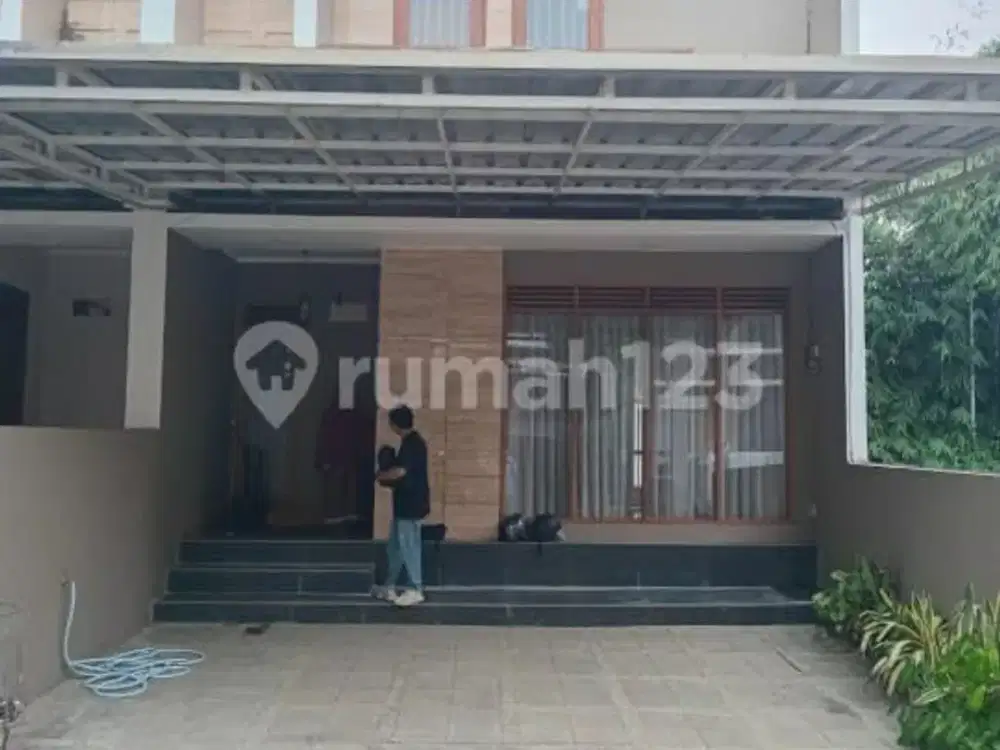 Rumah Bagus Ciwaruga Dekat Sariwangi, Gegerkalong Bandung