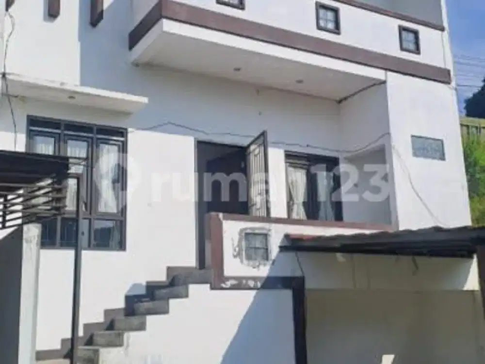 Rumah Bagus Di Sariwangi Dekat Ciwaruga , Gegerkalong Bandung