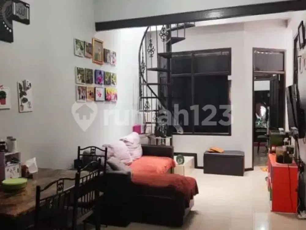 Rumah Minimalis Nyaman Komplek Kawaluyaan 
Soekarno Hatta Bandung