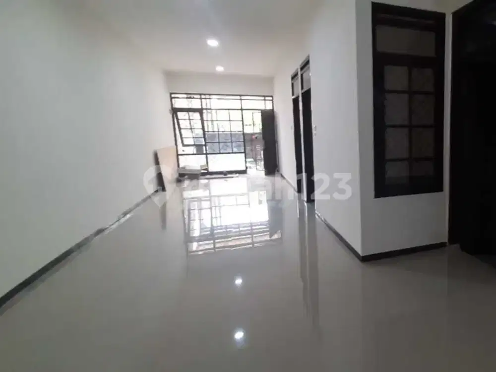 Rumah Baru Taman Holis Indah Dekat Kopo Bandug