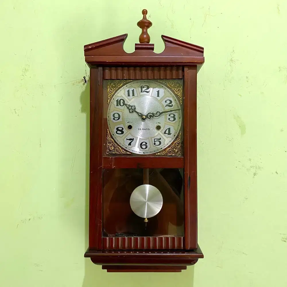 Jam bandul antik