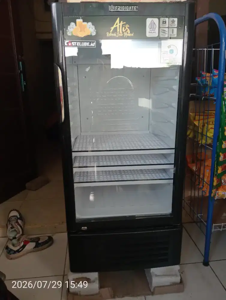 Di jual showcase merek Atis