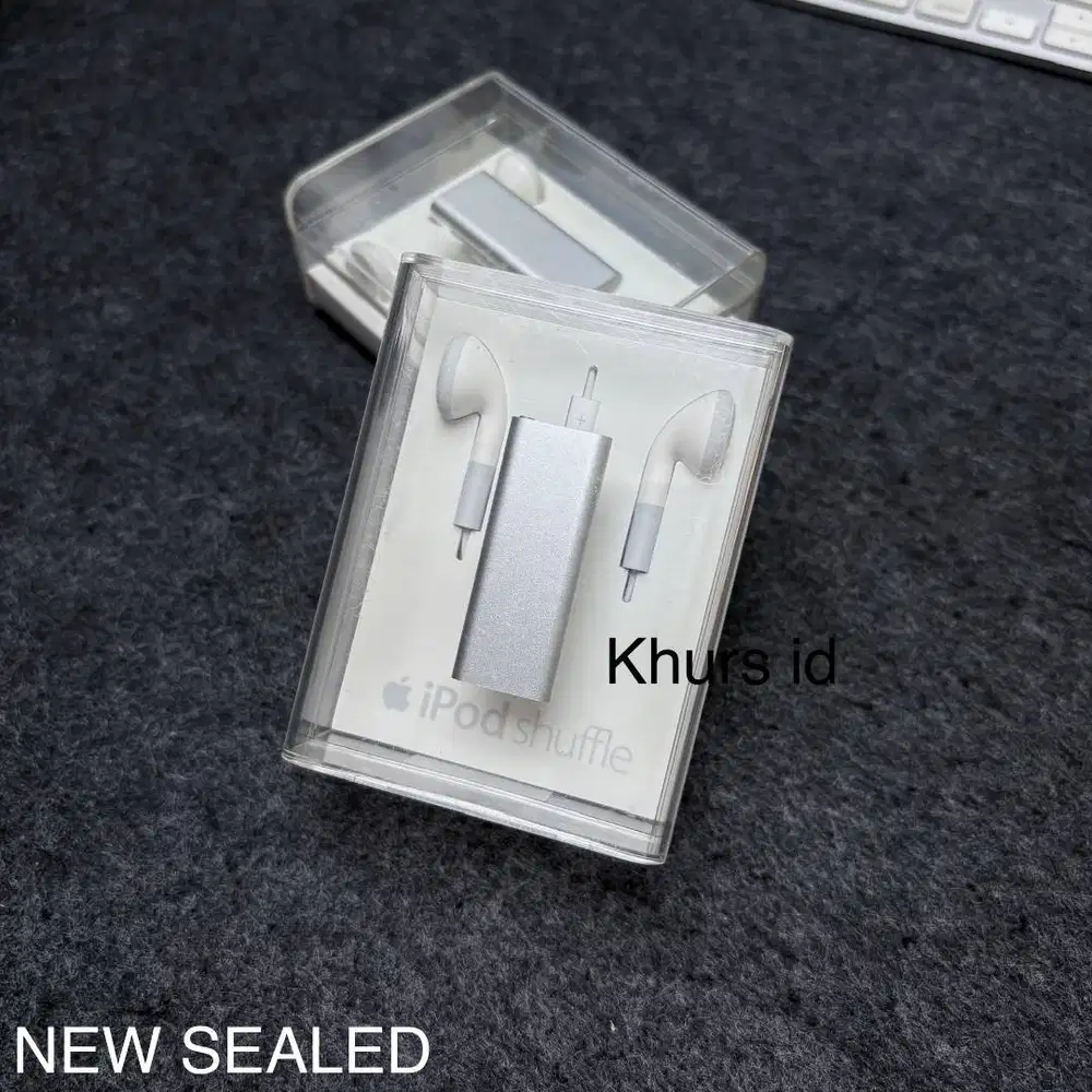 ipod shuffle 3rd gen 4gb silver bnib - rare apple collection