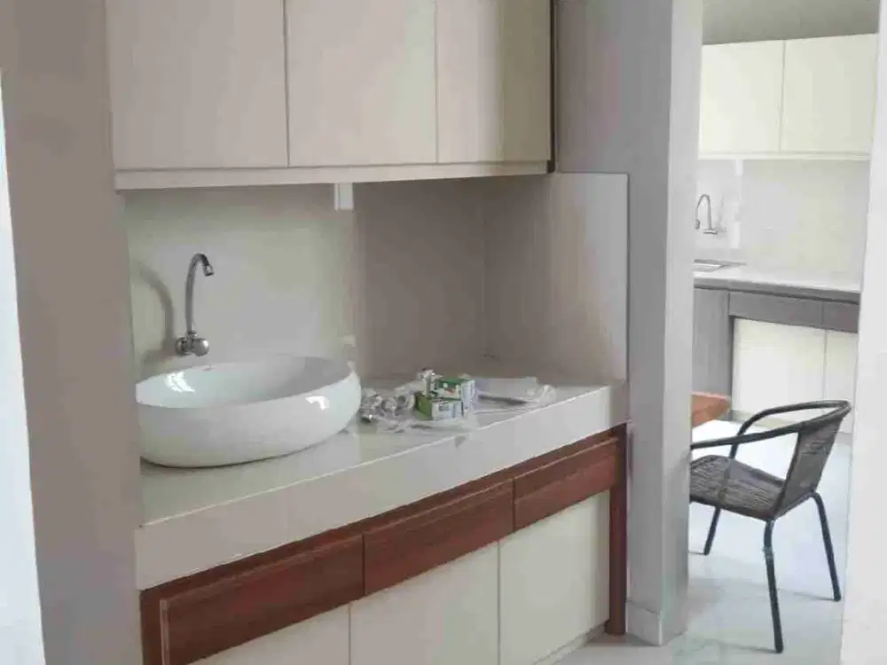 rumah bagus 2 lantai jual b u  fully furnished di cluster Mississippi jgc Jakarta timur