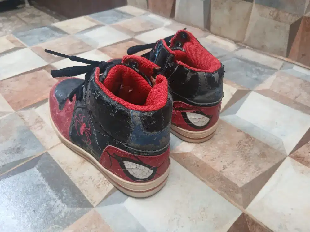 Sepatu keren spaiderman ORI  utk anak