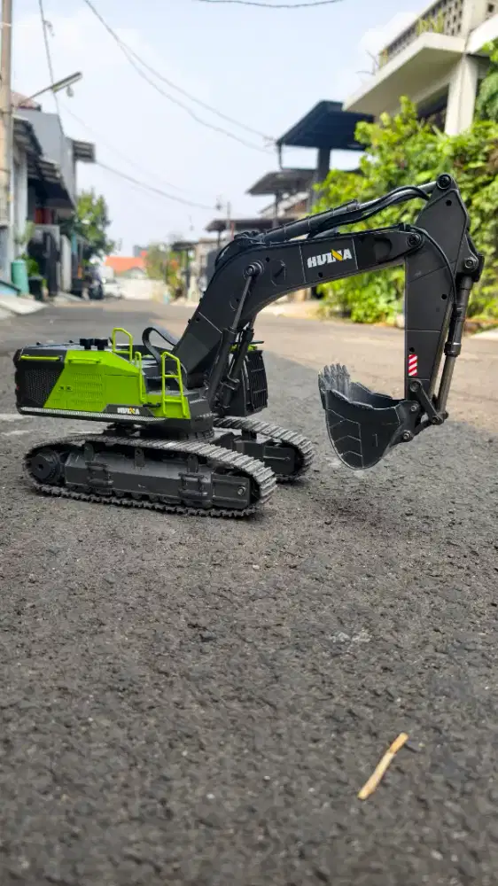 RC EXCAVATOR HUINA 1593 SECOND