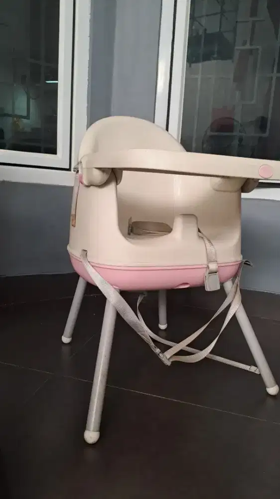 Kursi makan bayi Baby Loo