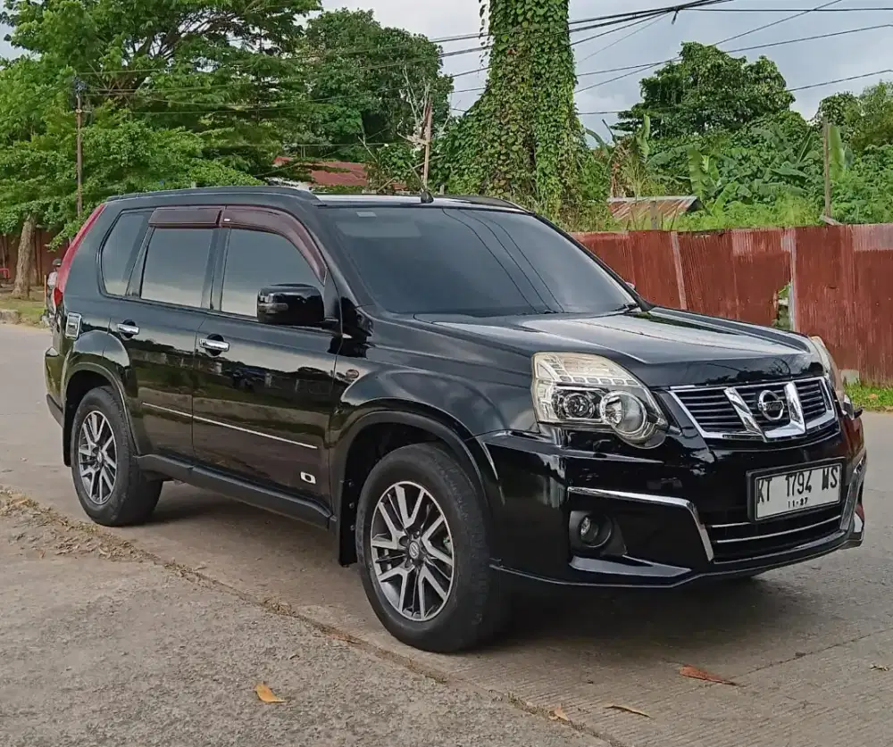 Dijual Cepat Nissan X-TRAIL 2.5 2WD CVT ST AT tahun 2012 Ex tgn pertam