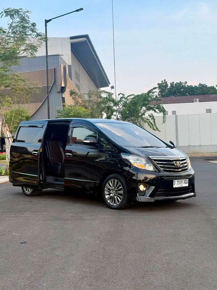 Toyota Alphard SC 2014