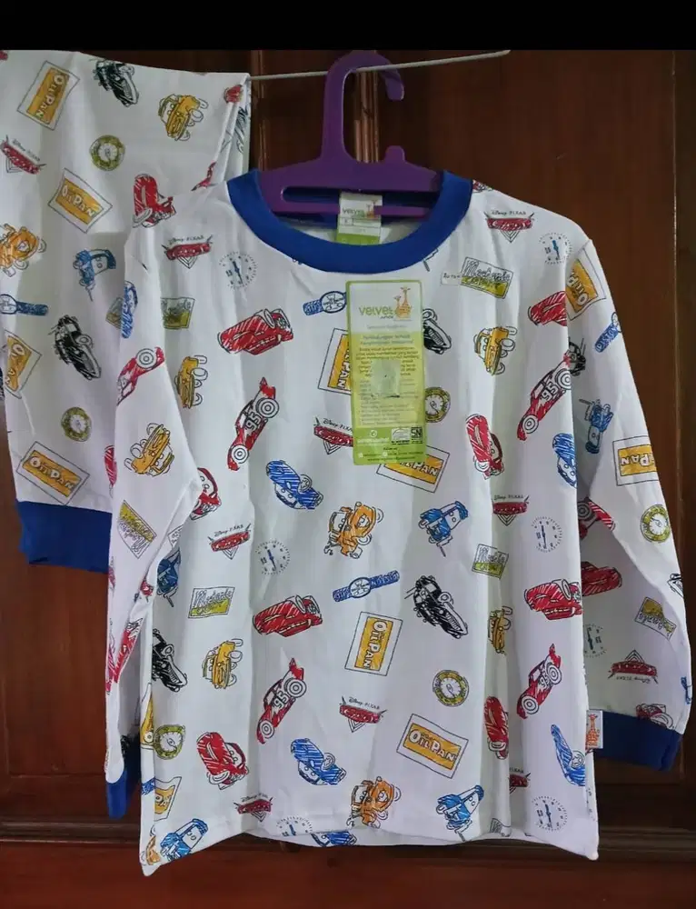 Setelan baju tidur anak