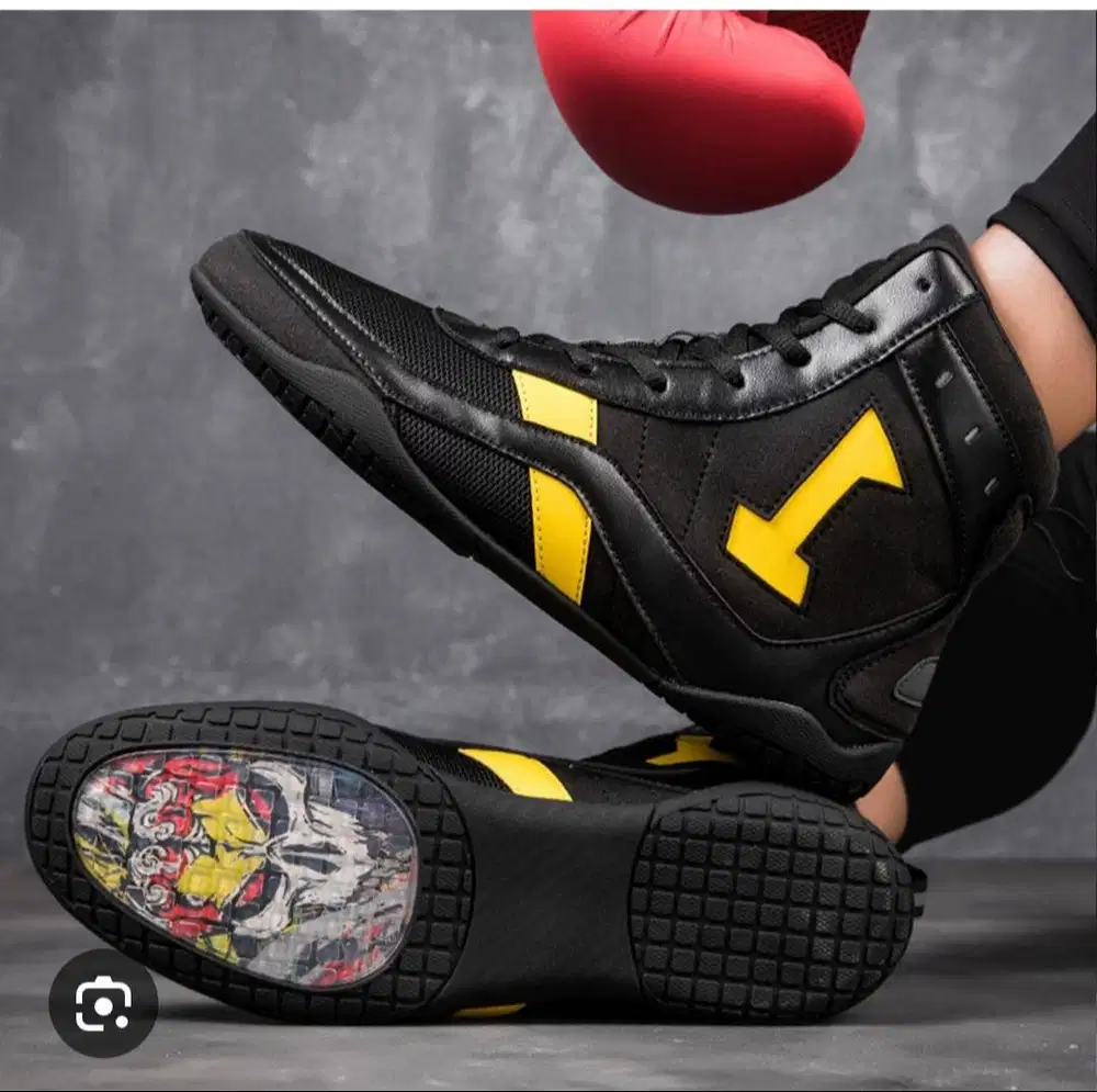 Sepatu Men Boxing Wrestling Fighting Walking Sneakers (Size 39)