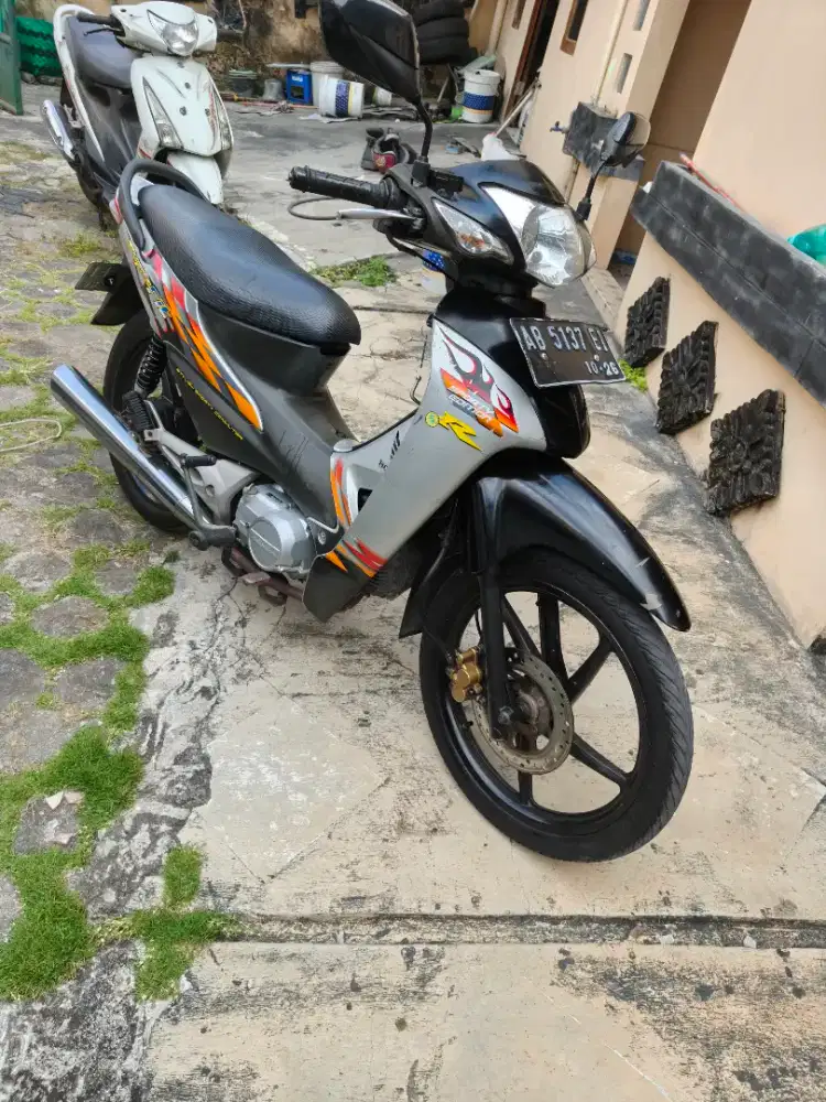 Supra fit bagasi CW THN 2006 plat AB kota