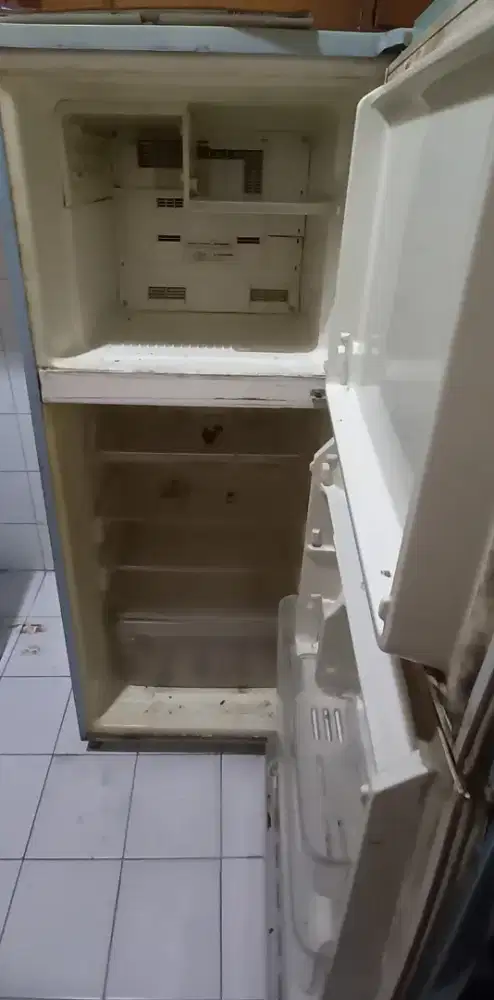 Kulkas eks rumah tangga merk General