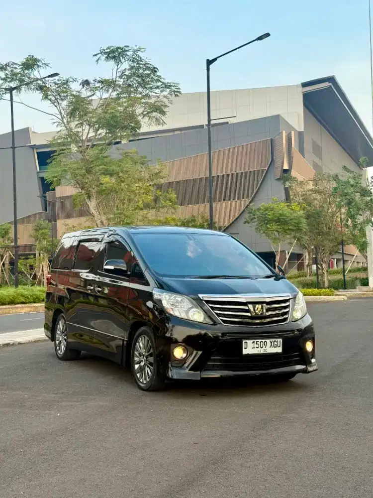 Toyota Alphard SC 2014