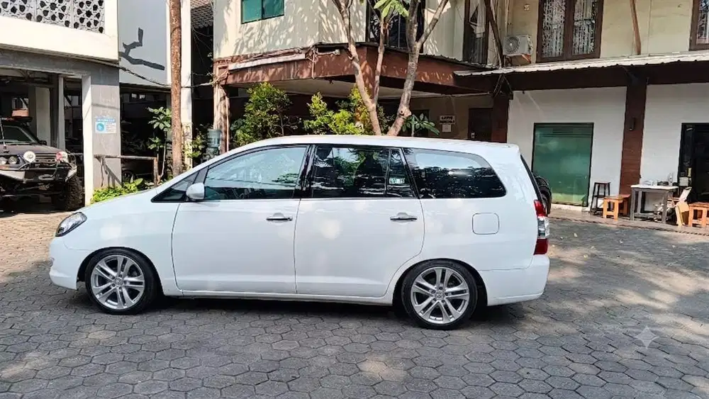 Toyota Kijang Innova 2005 Bensin