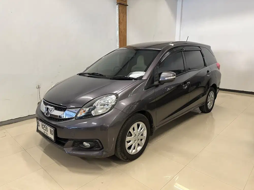 Honda Mobilio E matic 2015 AT mulus mobil keluarga ertiga brv kijang