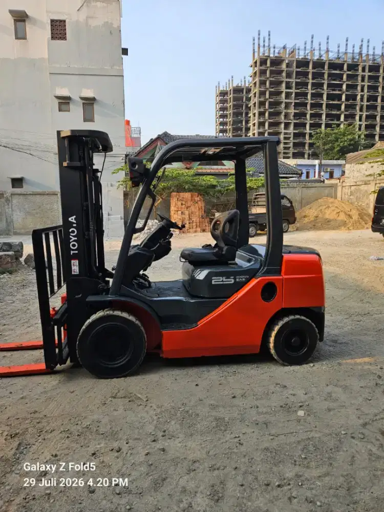Forklift Toyota 2,5 Ton,Manual,Threelift 4,3 Meter,8FD25,Tahun 2020