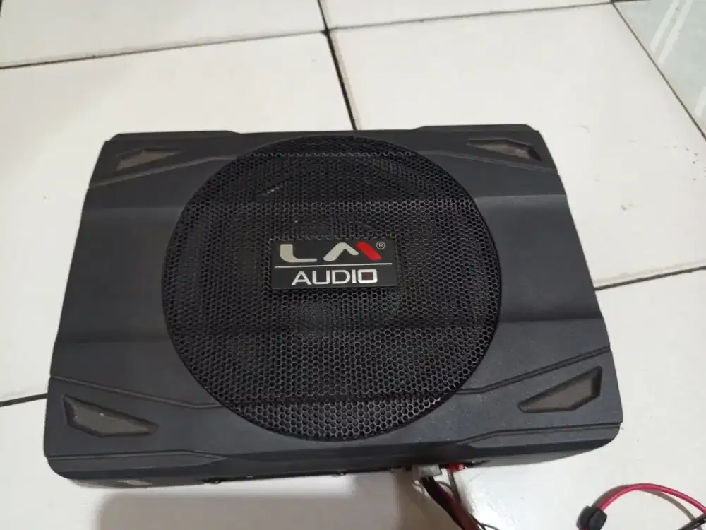 subwoofer kolong
