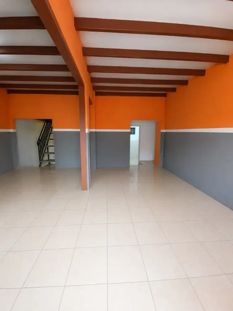SEWA RUKO 3 LANTAI TEMPAT STRATEGIS